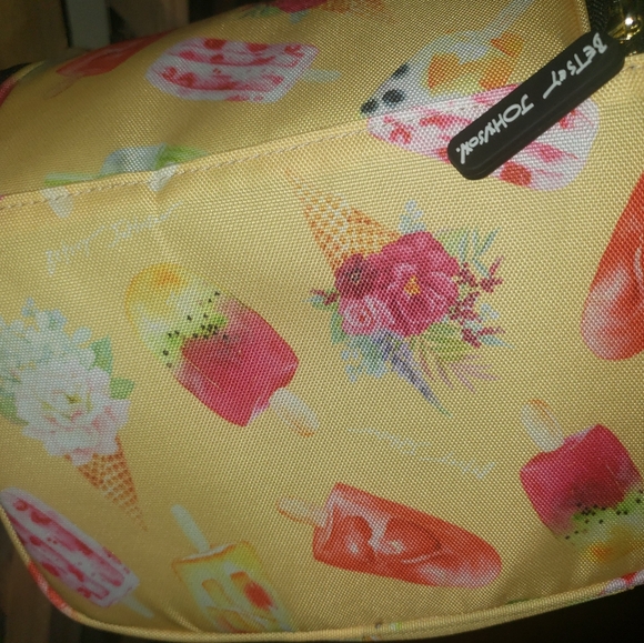 BETSEY JOHNSON ICE CREAM LUNCH TOTE NWT - Picture 4 of 9